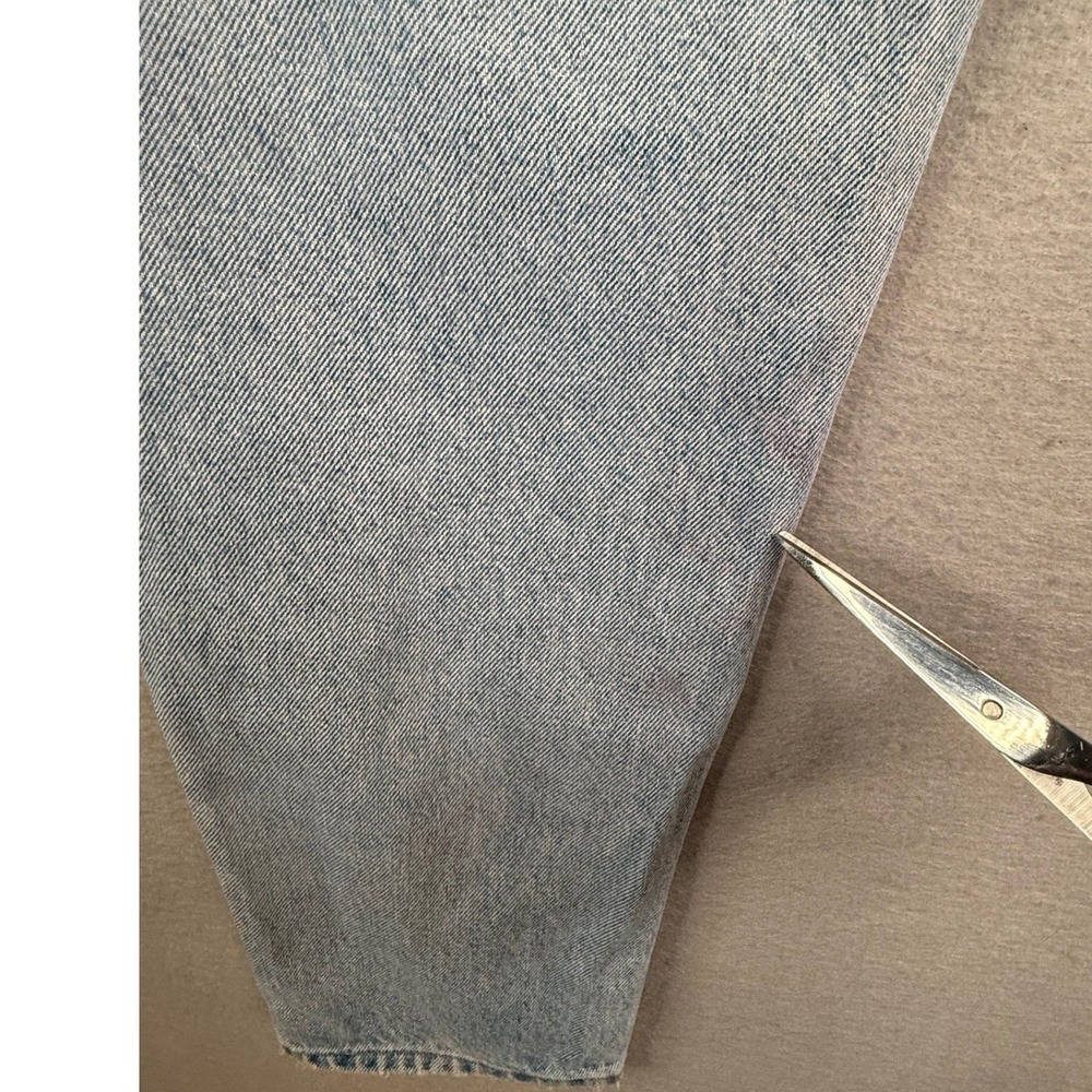 Guess Jeans Tapered Leg Women 30 Light Wash Blue Vintage High Rise FLAWS BB010 - Picture 6 of 13